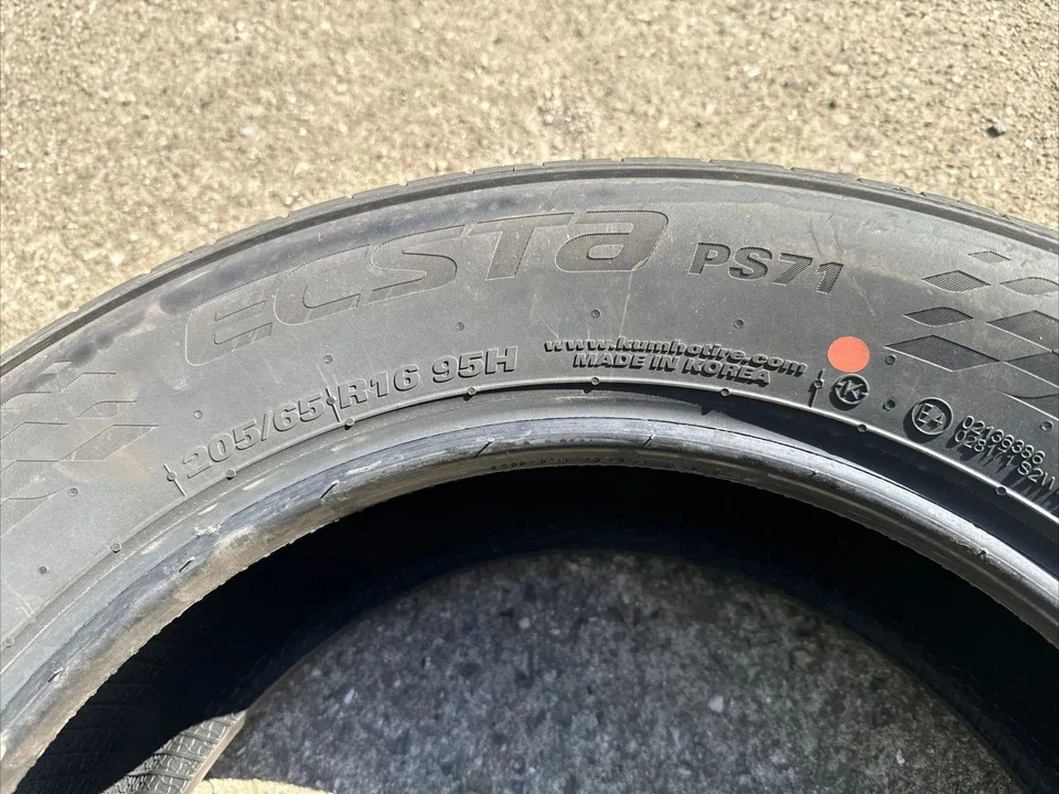 205/65 R 16  95H KUMHO Sommerreifen  ECSTA PS71 DOT 45/23  DEMO - Bild 4 von 4