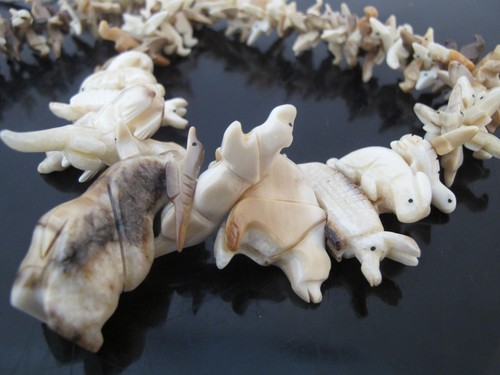 Vintage NATIVE American ZUNI Finely Hand Carved Multi ANIMAL Fetish 20" Necklace - Picture 6 of 8