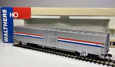 Walthers 932-6021 USA Railroad 60  Material Handling Car Amtrak Phase 3 HO Scale