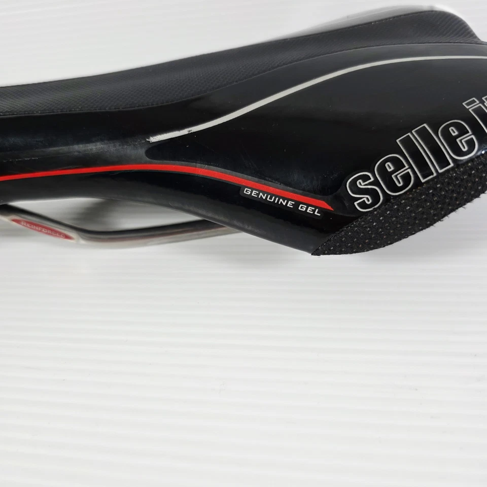 Sillín Selle Italia SLR T1 fibra de carbono - negro y rojo - excelente estado Foto 3 de 4