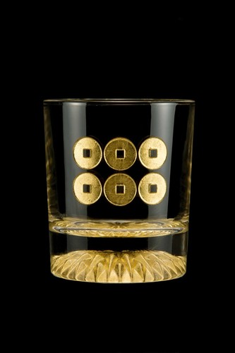 Golden Rock Glass (with Sengoku Warlord family crest) in Kanazawa, JAPAN - Kurum - Picture 13 of 15