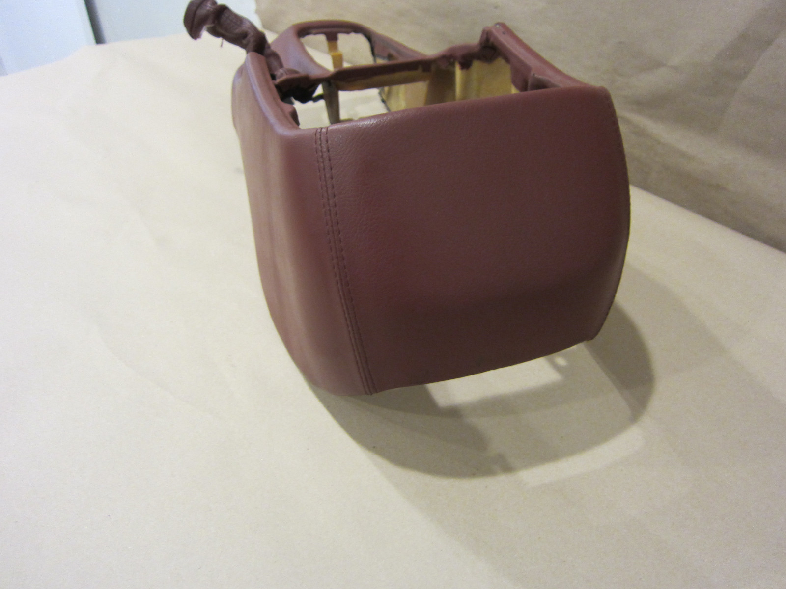 Maserati 4200 Spyder -  Center Console/Tunnel Cover/Bordeaux - Part# 66772300