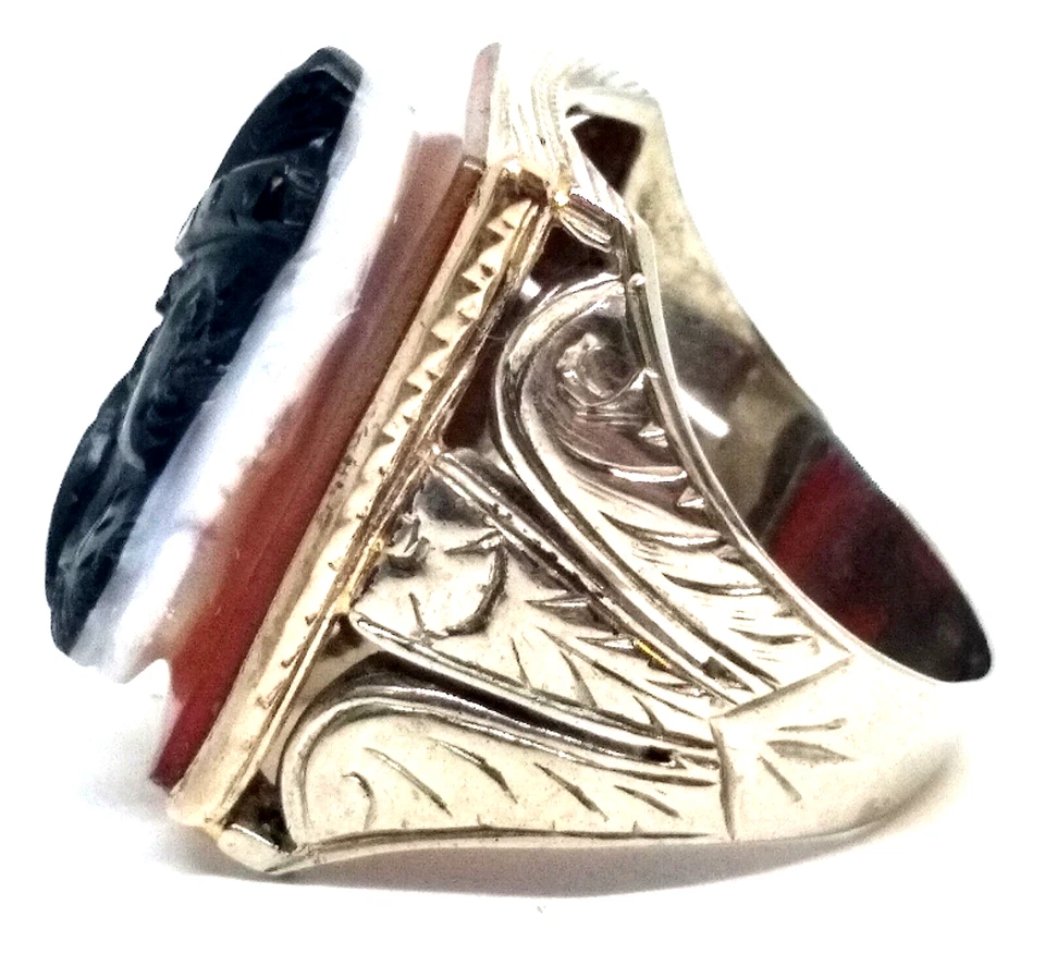 10K, Men's, White Gold Carnelian Ring with Double Soldiers in Alabaster and Onyx - Image 4 of 4