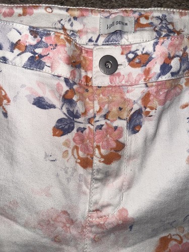 J Jill Denim White Stretch Cotton Watercolor Floral Bermuda Shorts Size 12 - Picture 4 of 4
