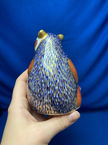 ROYAL CROWN DERBY IMARI HONEY BEAR BONE CHINA PAPER WEIGHT FIGURINE, GOLD DECOR - Picture 6 of 10