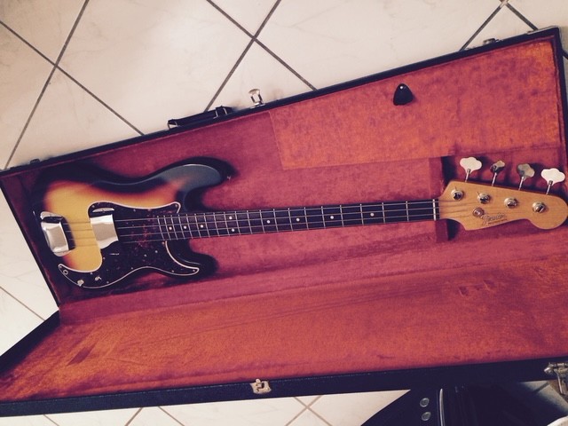 VINTAGE 1966 Fender Precision P-BASS DOT NECK (!) Orig Case  /  Strap Ex-Mint