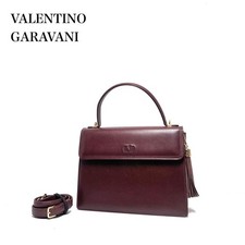 Good condition VALENTINO GARAVANI Valentino  leather embossed V logo tass