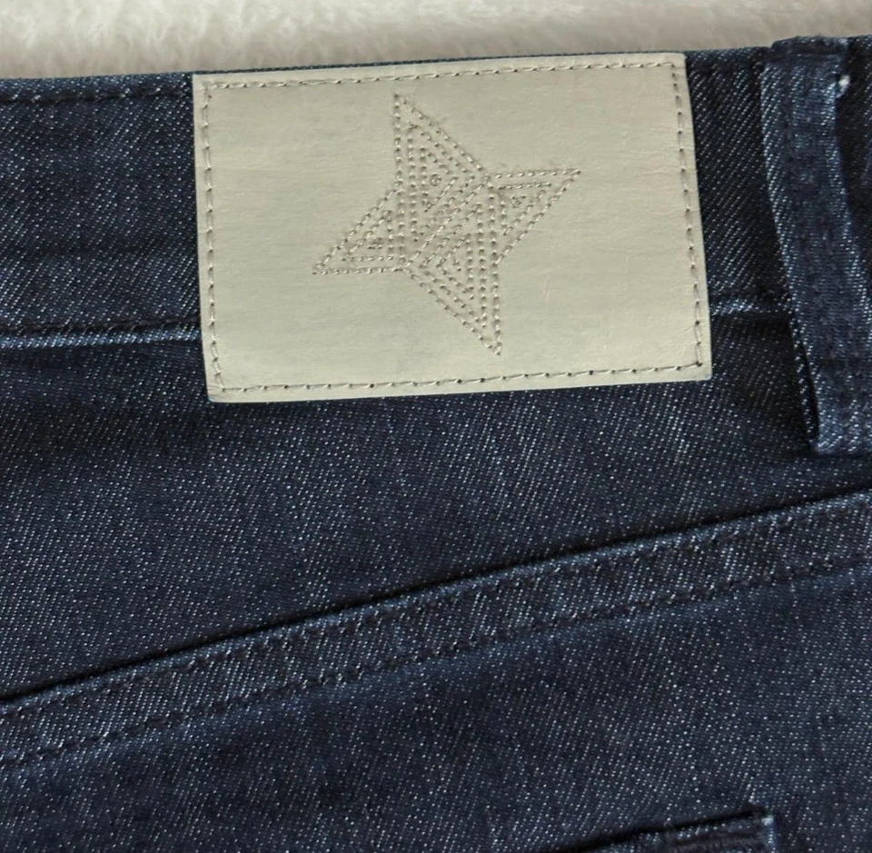 Pantalones Cortos de Jean BCBGeneration Mujer Talla 28 Azul Denim Lavado Oscuro Tiro Medio Dobladillo Deshilachado Foto 4 de 4