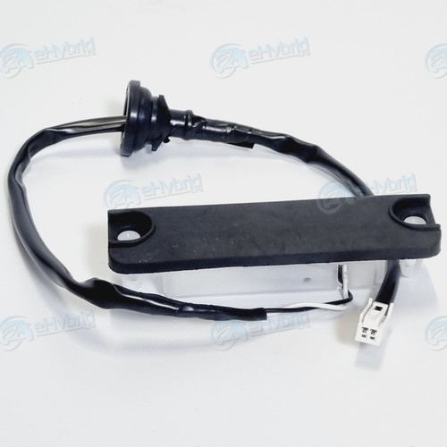 Toyota Prius Boot Opener Switch Tailgate Switch ASSY 2004 to 2009 84840-47010 - Picture 5 of 6