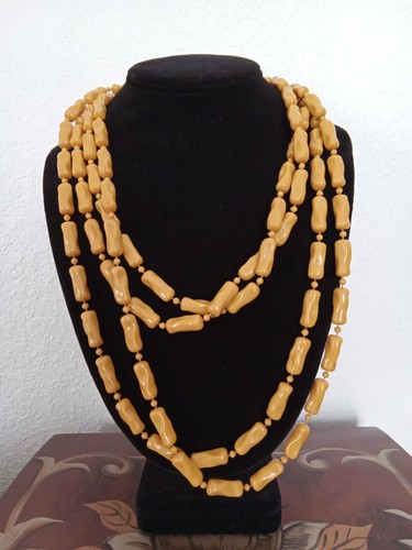 Collar retro de cuentas amarillas mostaza de doble hebra de la década de 1970 - Imagen 2 de 12