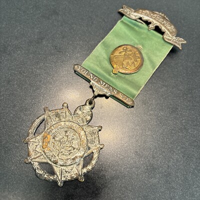 St Joseph s Young Men s Society Quincy Illinois St Francis Medal Large HL