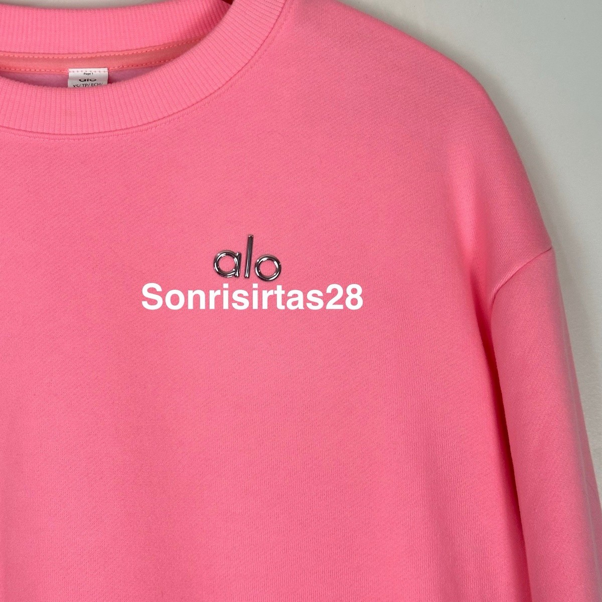 Alo Yoga Accolade Crew Neck Pullover Sweatshirt -Neon Bubblegum
