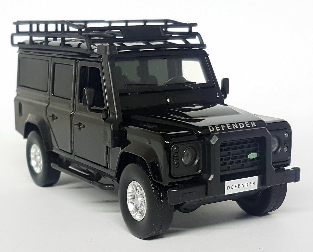 Tayumo 1/32 Land Rover Defender 110 Black Pull back Diecast model car