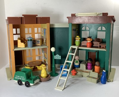 1974 Fisher Price Sesame Street #938 Little People Play Family Set Bert  Ernie