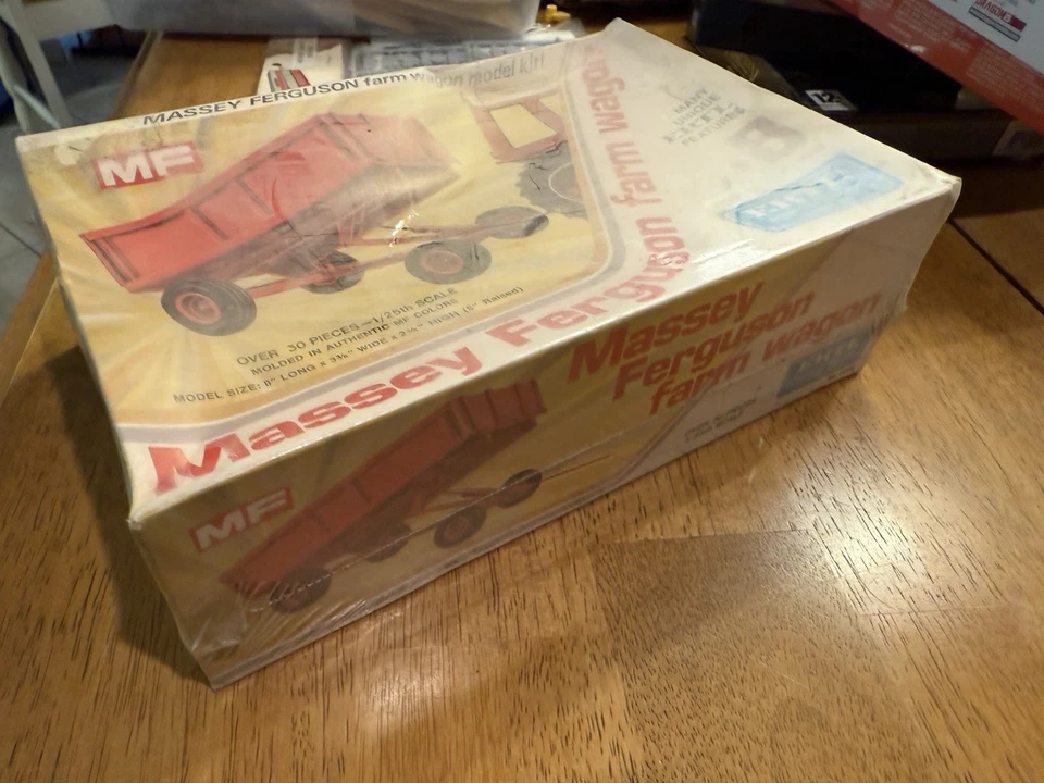 Vintage ERTL Model Kit Massey Ferguson Farm Wagon Factory Sealed Kit #8008 - Image 4 of 4