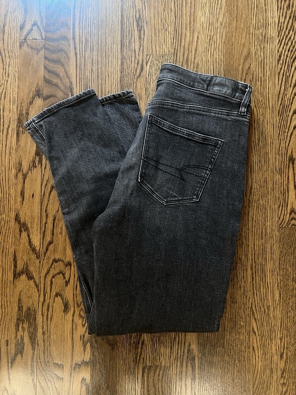 AE American Eagle Strigid Mom Jean. Always Black 10 Long. Excellent Condition