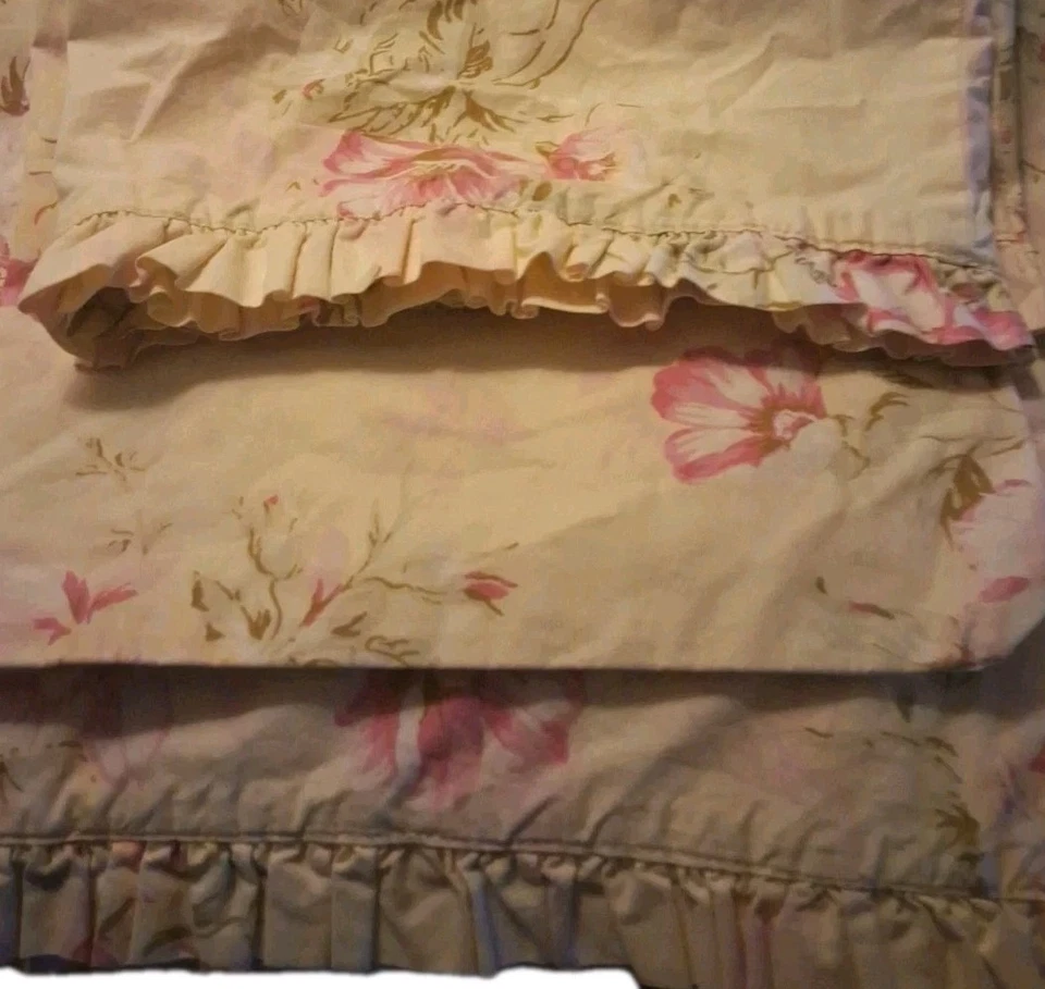 Sábana plana floral Pine Cone Hill Caroline Queen con FUNDA DE ALMOHADA ST amarilla con volantes Foto 3 de 4