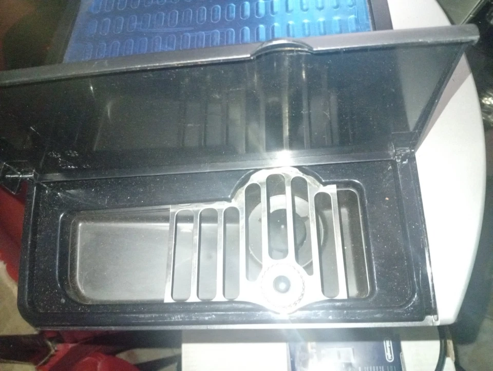 DE LONGHI Macchina da Caffè Espresso Automatica ESAM 3200 S Serbatoio 1.8 Lt. Po - Immagine 4 di 4