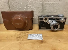 Vintage ARGUS C3 35mm FILM CAMERA WITH F/3.5 50mm COATED CINTAR LENS Untested
