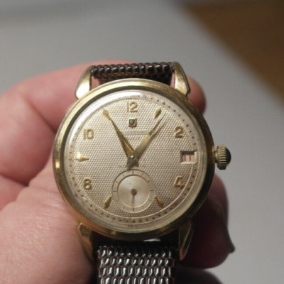 Rare UNIVERSAL GENEVE Monodatic Honeycomb 138c