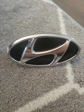 2019 2020 Hyundai Elantra OEM Release Switch Emblem 81260F2500 Without Smart Key