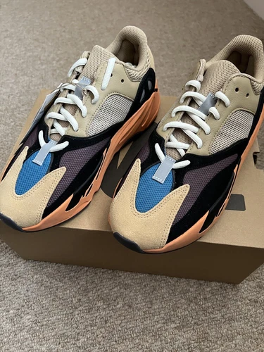 Adidas Yeezy Boost 700 Enflame Amber - UK 8 - Brandneu