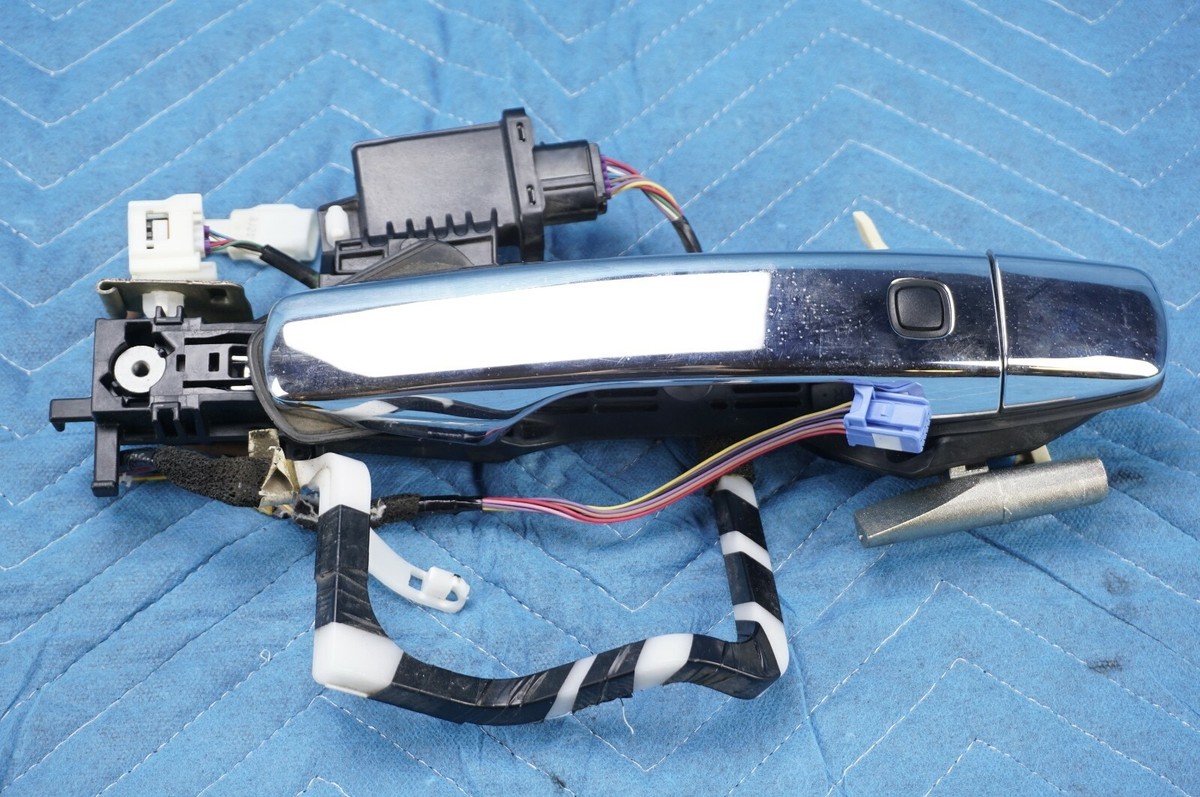 Lexus LX570 Rear Passenger Door Outside Handle w/ Bracket 2008