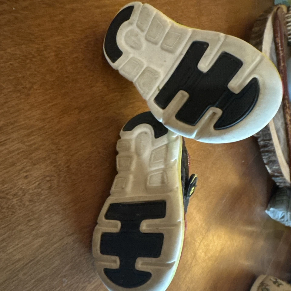 Stride Rite Made2Play M2P красный черный туфли водонепроницаемый мальчиков ясельного возраста размер 5 - Изображение 2 из 3