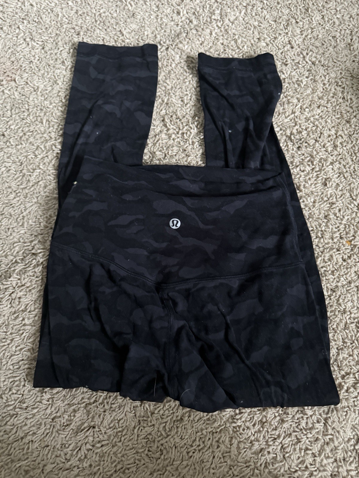 Lulemon Womens Pant Leggings in Black Gray Camo with Pockets