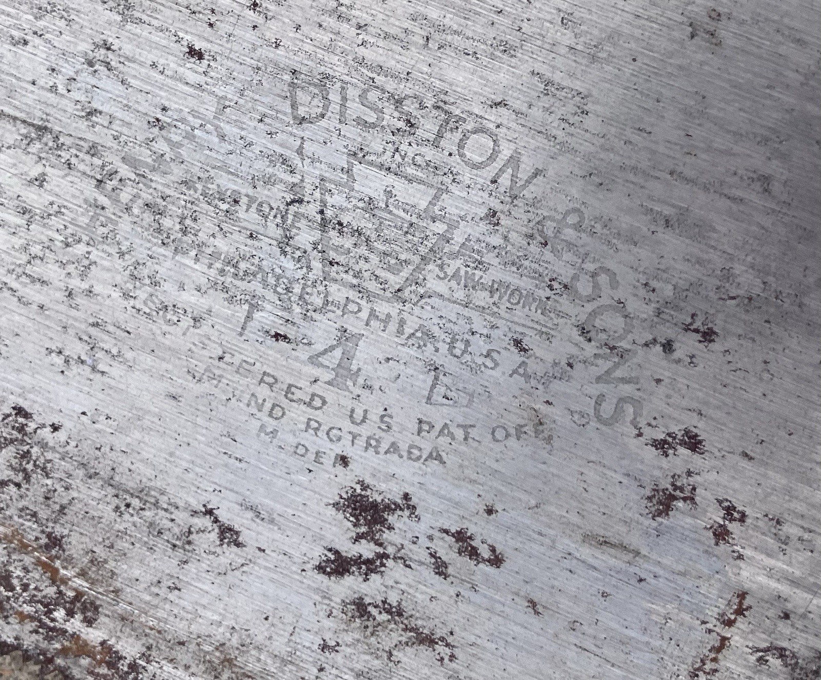 Vintage Lot Of 11 Disston Hand Saws, 3 Misc Saws & Vintage Hip Roof Toolbox