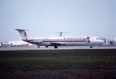 CAYMAN AIRWAYS, BAC one eleven, VR-CAL, in Miami, 1979, Flugzeugrutsche