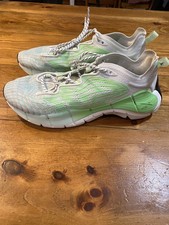 NEW Reebok Zig Kinetica II Sneakers Men's 9.5 Pure Gray Neon Mint