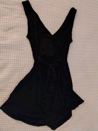 Rolla Coster Juniors Solid Black Thin Tie Back Romper Size Small NWOT - Picture 5 of 6