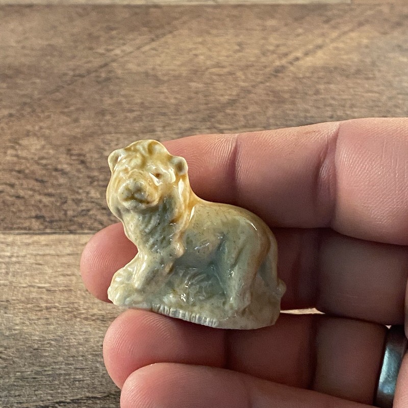Wade England Lion Golden Brown Figurine 