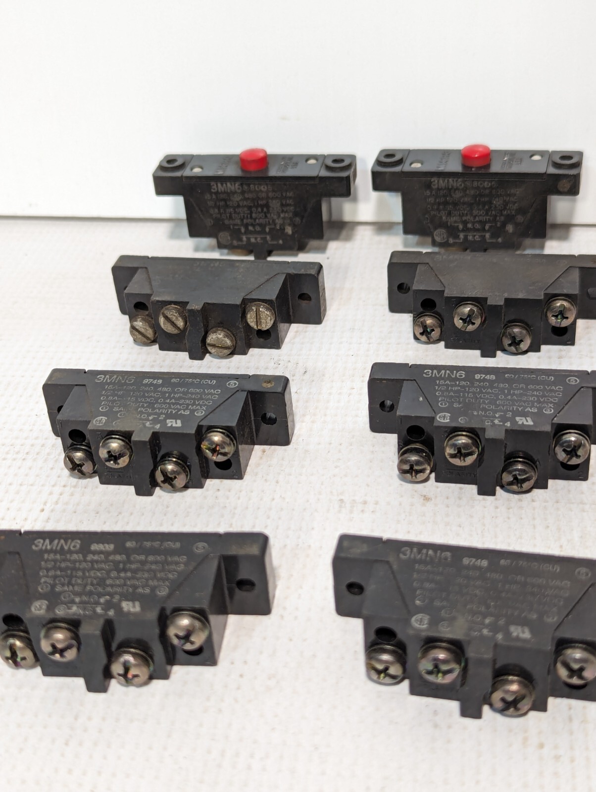 Micro 3MN6 Micro Switch, Pin Plunger, Dpdt 15a 600v