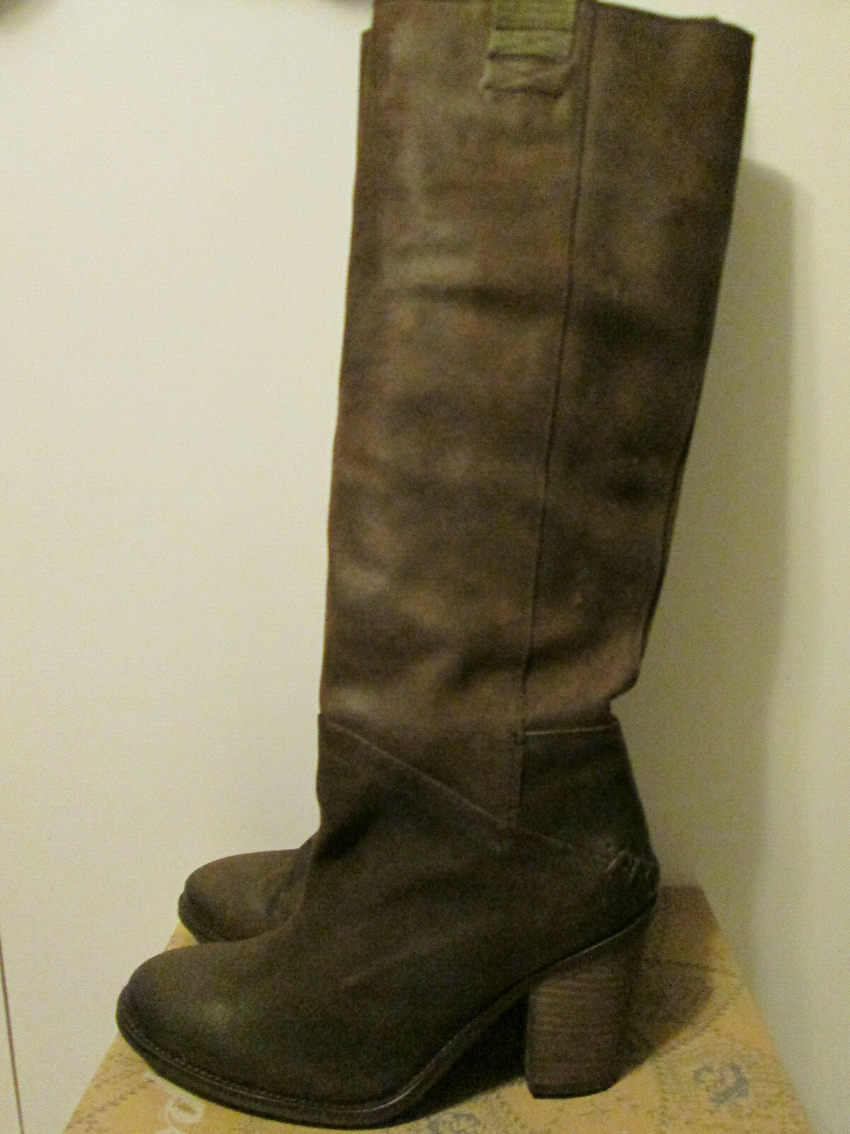 Picture 4 of 12