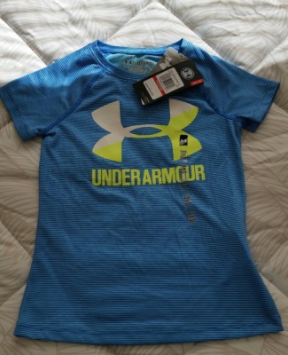 NWT UNDER ARMOUR GIRLS SHORT SLEEVE SHIRT,RED//BLUE//WHITE,SIZE 5 HEATGEAR UNIQUE!