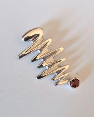 Sterling Silber schwerer Anhänger mit Granat in AAA-Qualität, Kritzeldesign, 4 mm rund