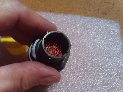 RAYTHEON CONNECTOR PART # 0330509-1  NSN:  5935-01-309-7675