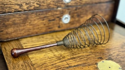 Antique Wood Handle Spring Wire Food Egg Whisk Beater Primitive Vintage