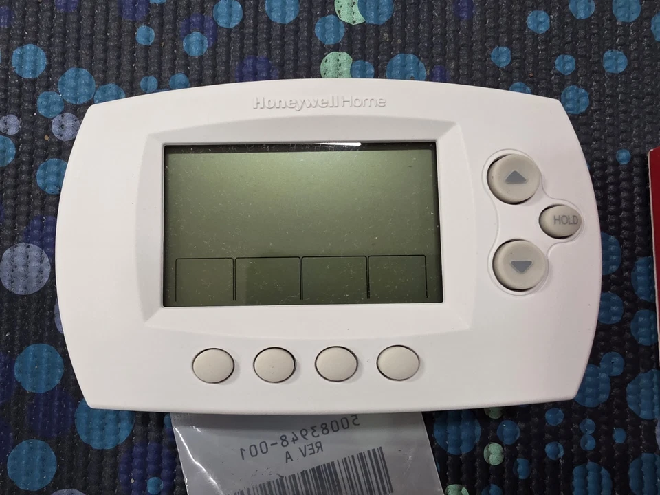 Honeywell RTH6580WF1001 Wi-Fi Smart Thermostat - Image 4 of 4