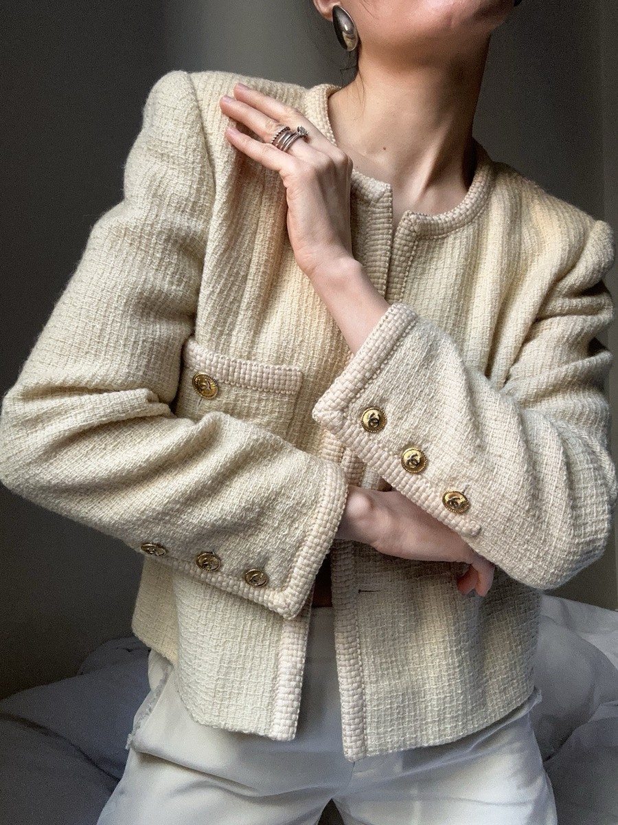 Chanel vintage Ivory jacket with 8 original buttons (logo inside
