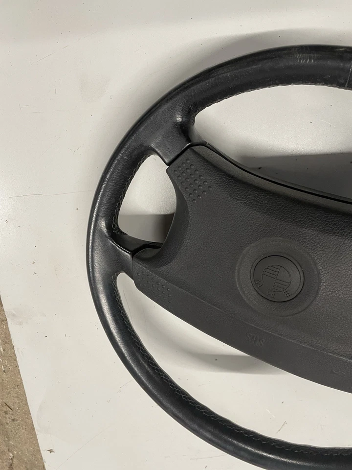 BMW E36 318i 318is 325i 325is 1992-1995 volante de cuero 32341159788 OEM Foto 3 de 4