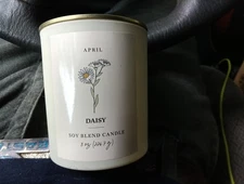 Modern Expressions Daisy Soy Wax Blend Candle