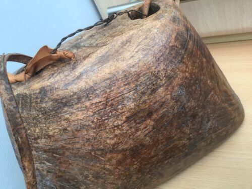 Large handcrafted primitive tribal vintage wooden cow bell/cowbell - Picture 4 of 14