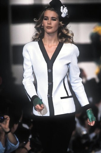 CHANEL RARE Vintage S/S 1991 white/ Black Sequin "Scuba" jacket sz XS/ sm - 第 2/9 張圖片