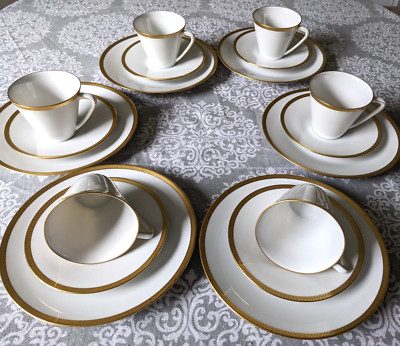 Hutschenreuther Kaffeeservice 6 Pers. Form Egeria mit Goldrand 18 Teile, wie neu