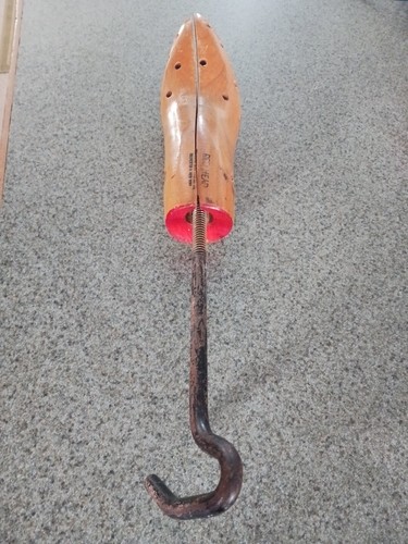 Red Head Wooden Shoe Stretcher Rochester Shoe Tree Company Rochester, NY #3 - Picture 6 of 6