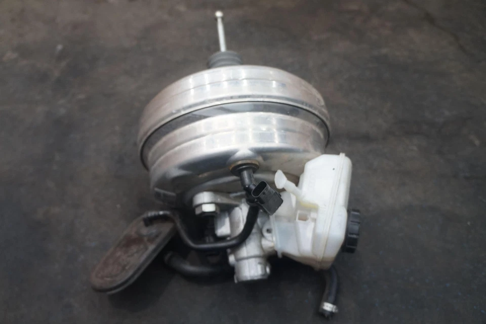 Servo cilindro maestro potenciador freno depósito 80A612107A OEM Audi SQ5 2021 Foto 2 de 4