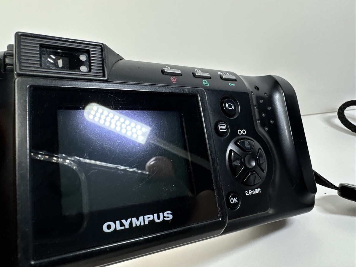 Olympus Camedia C-960 Zoom 1.3MP Compact Digital Camera Silver PAL